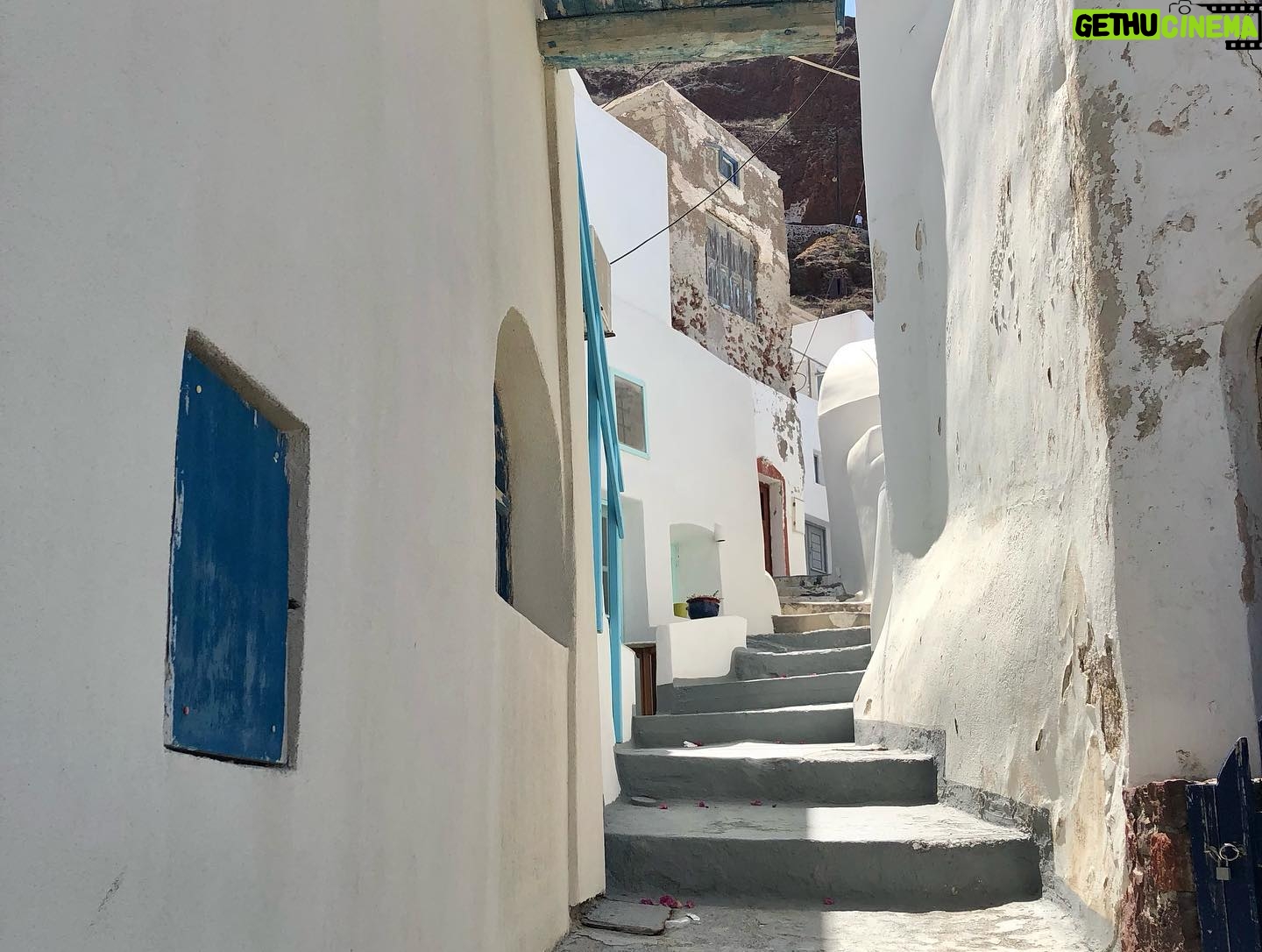 Kelly Thiebaud Instagram - Landscapes part 2: Santorini Greece 🇬🇷💓✨ #ammoudibay #oiasantorini