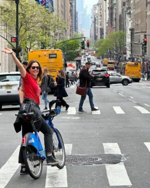 Kelly Thiebaud Instagram - From my first visit at 15, this city did something to me. It’s a feeling that’s hard to describe. And no matter how long until my next visit, New York City will always feel a part of my soul. Sad to leave but I’ll be back. Till next time NYC ❤️