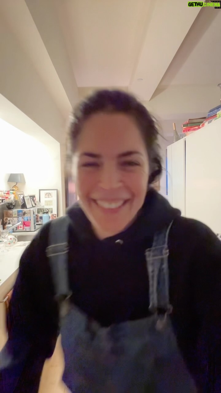Kelly Thiebaud - 5.4K Likes - Don’t act like yall don’t like this song too. #runningman #happyfridaybitches #akon #kellydances #dancingwiththestars