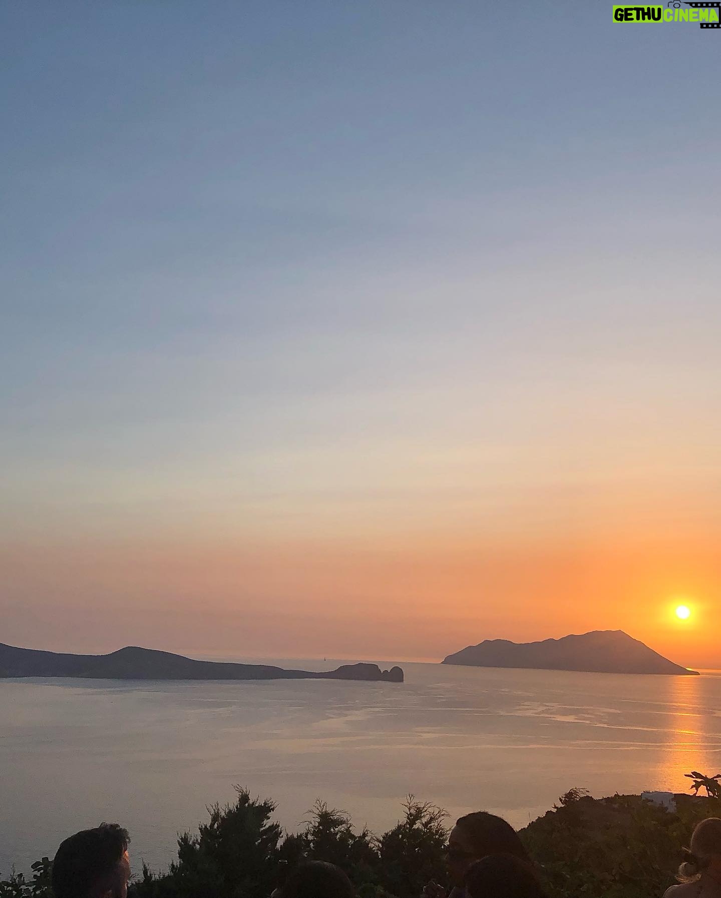 Kelly Thiebaud - 6.7K Likes - Landscapes part 1: Milos, Greece. In my early 20’s I lived in Athens trying to make it as a model. I dreamed of going to the Greek Islands but was way too broke to even eat, so it never happened. Almost 20 years later, I made it! It’s more beautiful than I was expecting. A place I will hopefully be able to visit often. ✨🇬🇷 #islanddreams #milosisland