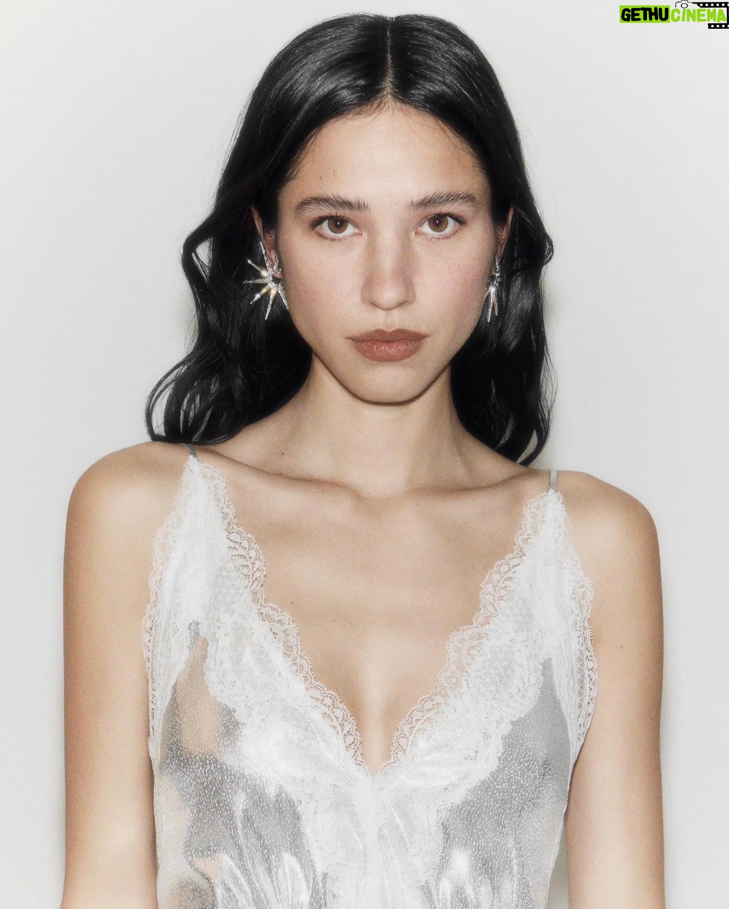 Kelsey Asbille - 3 Likes - at the @sagawards with my @yellowstone family in @commission_official & @davidyurman 🤍
styled by @daniellegoldberg
photographed by @huyylluong