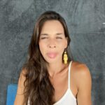 Kendra Santacruz Instagram - Cuando te gusta la luz de tu casting y te sacas el estudio 🤪😅🥰 . Había que aprovechar el baño 😝 . #actress #casting #selftape #portrait #miami