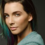 Kendra Santacruz Instagram - Me encontré esta fotito de @gerardobriceno con mis pelos de colores!! Les gusta? #portraitphotography #art #love #actress