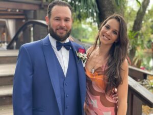 Kendra Santacruz Instagram - Había una vez…
Una grandiosa boda entre Stephano y Mafer Santa Cruz García 😍
Pequeños fragmentos del día 6 de Noviembre 
Love you all!! 😍💜💜