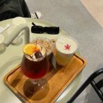 Kendra Sow Instagram - Ari是个很不错的小区涅 宁静但有很多个性小店和cafe 真好奇这面花墙的屋主是谁 每天那么多人在外面打卡拍照 屋主有何感想😂