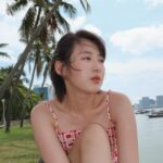 Kendra Sow Instagram - 释出怎样的能量，就会接收什么能量 最近一直在练习就算在自己能量不太好的时候，尽可能的不带给别人 昨天去补染头发，茶水姐姐问我要喝什么，我提高了比平常高大概20%的精神并面带微笑来回答：“橙汁就好，谢谢。” 她也比平常多回了一句：“你需要多一杯水吗？我给你多一杯水吧” 也许我当下调整能量是刻意的，但也是不经意的 我只不过是不小心的不费力的提高自己一丁点的能量，收到这样的能量，我昨天看什么事都是好事