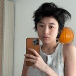 Kendra Sow Instagram - 1- 最近起床最期待的事情大概就是頭髮每天會給我什麼驚喜了（原來我睡醒臉很臭🫢😌 這兩天是休息天，本以為自己會睡到中午，可還是一大早就起床了 希望這個早（遲）睡早起的習慣可以一直保持下去😀 2- 想戒gluten,但應該不太可能了，這個gluten free bagel 有夠難吃，又買到過甜的果醬，吃吃水果壓壓驚 3- 昨天嚐了一口這個叫初戀的啤酒，淡淡的，比較像是黃昏戀吧