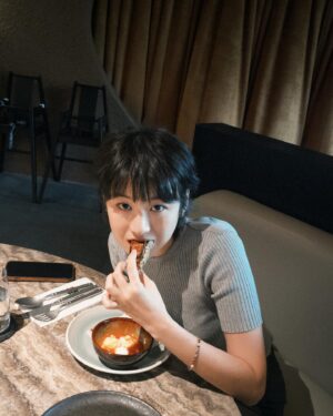 Kendra Sow Instagram - 相机发现了好玩的新功能😛