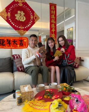 Kenix Kwok Ho-Ying Instagram - 🎉🎉🎉🐲恭喜發財 ! 恭祝大家龍馬精神、龍飛鳳舞、龍騰虎躍、龍年行大運！🥳🥳🥳🧧🧧🌸🌸