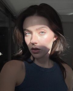 Actress Kennedy McMann HD Instagram Photos and Wallpapers January 2024