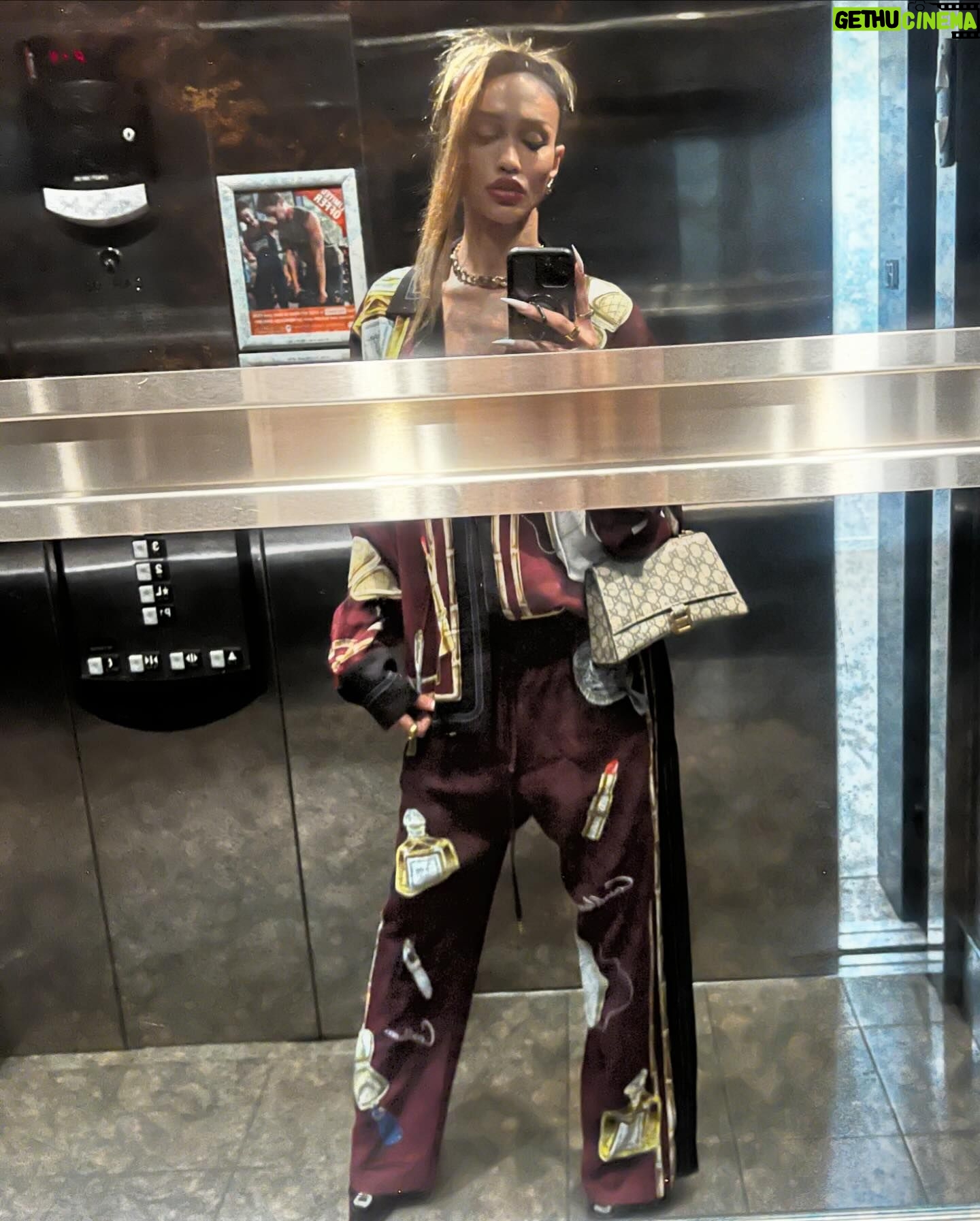 Kerri Colby Instagram - Love Lies Bleeding…. SCREAMING 🚨🙀 @a24 thanks for having me