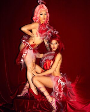 Kerri Colby Instagram - Hugs, Kisses & Valentines Wishes ♥️🎀💋

Photography: @_orbel