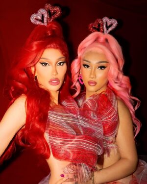 Kerri Colby Instagram - Hugs, Kisses & Valentines Wishes ♥️🎀💋

Photography: @_orbel