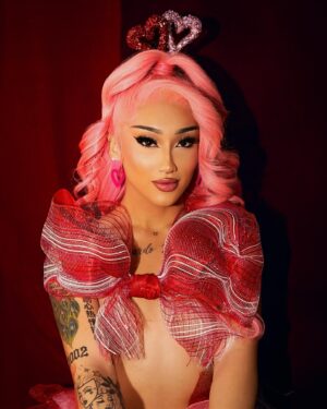 Kerri Colby Instagram - Hugs, Kisses & Valentines Wishes ♥️🎀💋

Photography: @_orbel