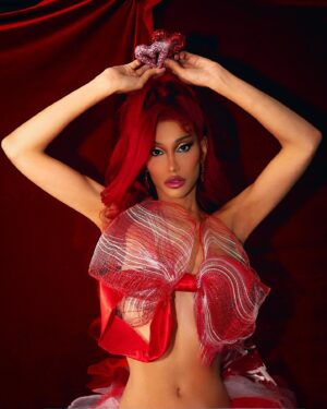 Kerri Colby Instagram - Hugs, Kisses & Valentines Wishes ♥️🎀💋

Photography: @_orbel