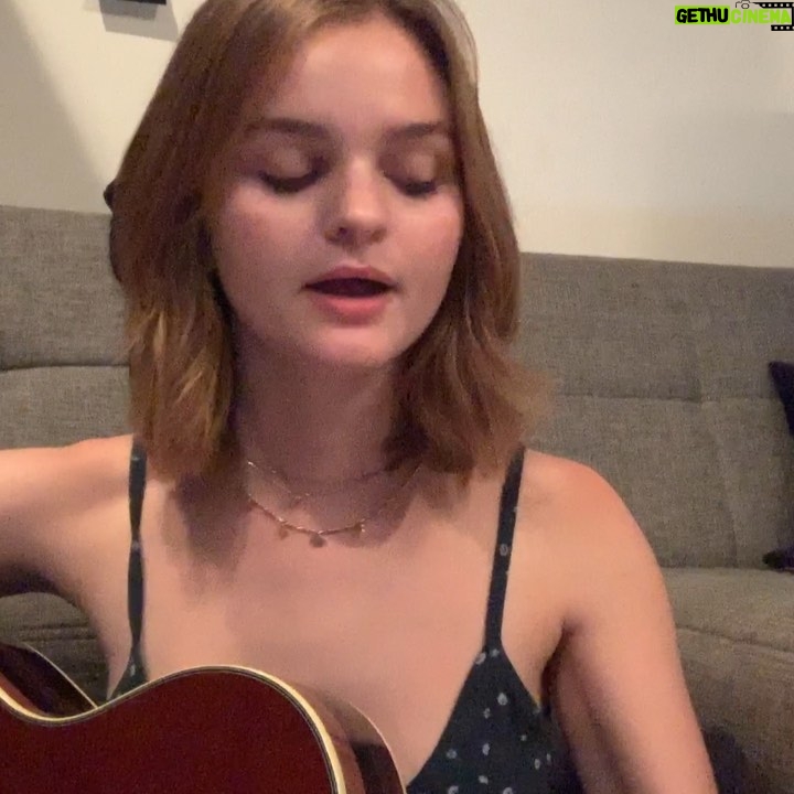 Kerris Dorsey - 3.8K Likes - ša 2019 love songš feat. the hum of my refrigerator and bad lighting
