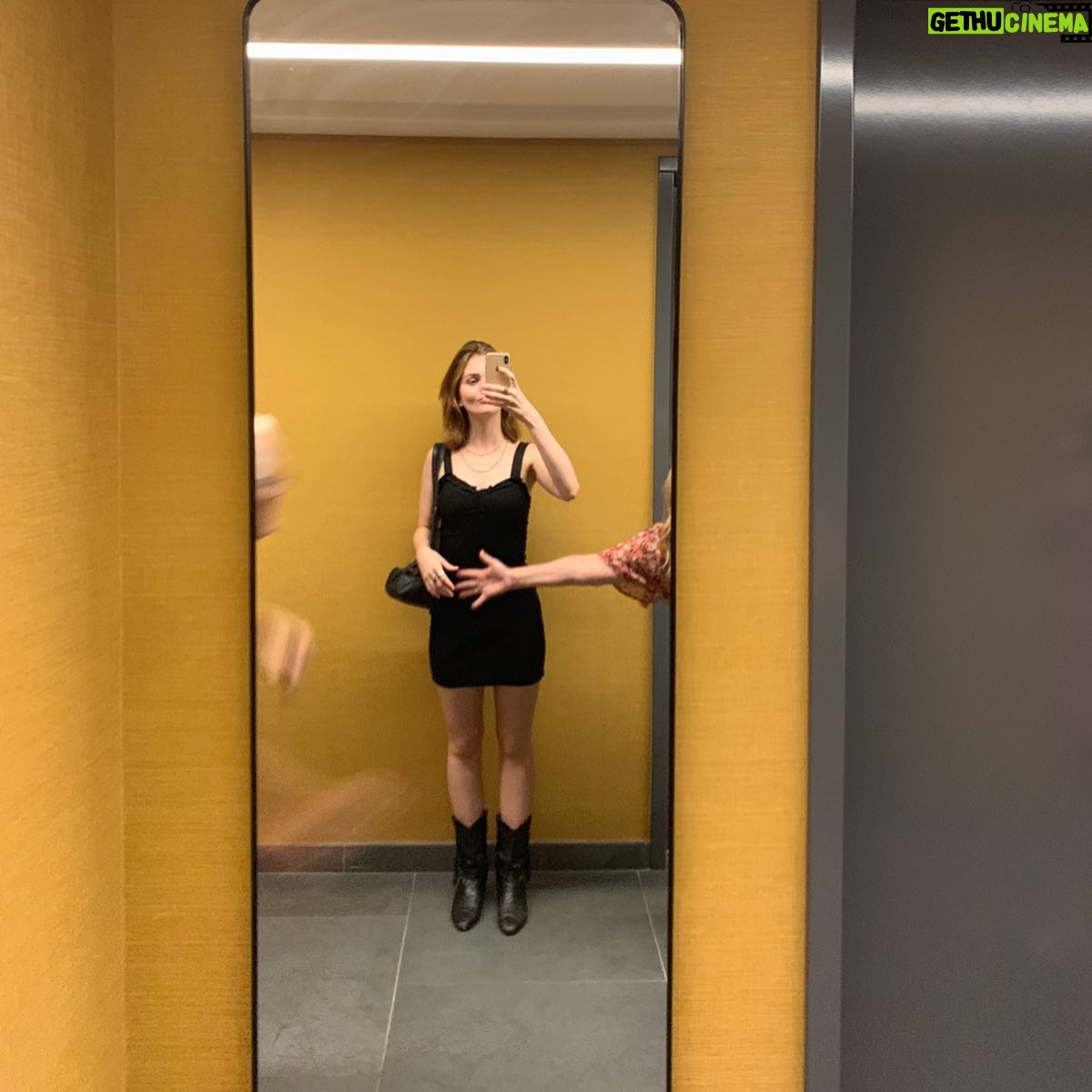 Kerris Dorsey - 1.4K Likes - goodbye, good year! š„