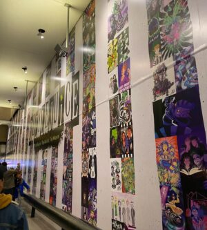 Kerry Butler Instagram - Wow!! You all are incredible artists!!! Thanks for being the best fans to @beetlejuicebway.  Tag  yourself if you see your art!  It looks amazing! If you see your art on the wall and tag me in stories I will share 😊. It’s so cool, there is a  code so that you can see all the artists!  Last day of press- @shopshoshanna top @freepeople jeans @intermissionbeauty 💄
