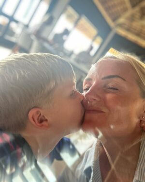 Kerry Ellis Instagram - Sad to be leaving a bit early but had the best time with my family and friends love them all so much and feel very grateful to have had time together xxxx