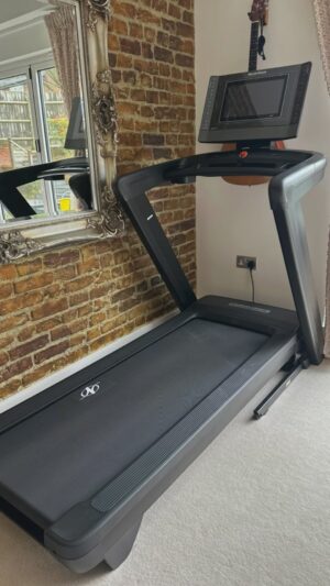 Kerry Ellis Instagram - Having this @nordictrack_uk has made such a difference… it keeps my running going and consistent …. Even given@me@the courage to enter the ballot for ten London Martha’s next year 🙌🏻💪🏼. If you want to up your steps .. running … jogging … wellbeing and happy hormones use my discount code #kerry6 or kerry5 depending on modell link in my stories or go to @nordictrack_uk 🏃‍♀️🏃‍♀️🏃‍♀️🏃‍♀️🏃‍♀️🏃‍♀️🏃‍♀️@ifit