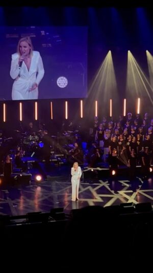 Kerry Ellis Instagram - What a night …. I don’t sing this song enough .. and when I do it brings back so many memories I can’t even begin …. @moviestomusicals @secglasgow