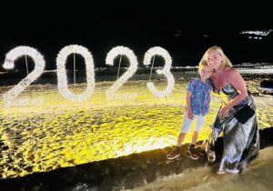 Kerry Ellis Instagram - Happy new year everyone ❤️❤️❤️