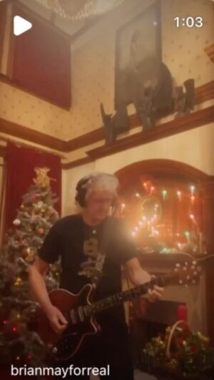 Kerry Ellis Instagram - Remember this little Christmas song !! Yes #onebeautifulchristmasday