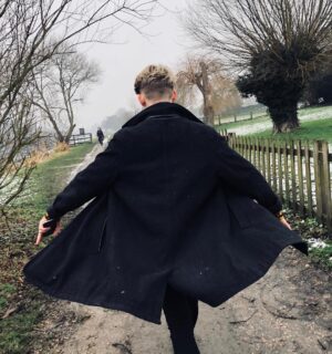 Kerry Ingram Instagram - Winter walks❄️