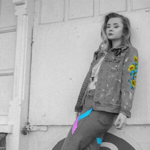 Kerry Ingram Instagram - Pre fringe throwback bc I have nothing else to post🥴 what’s everyone doing to keep themselves occupied? Also 10 points of you recognise my jeans😜