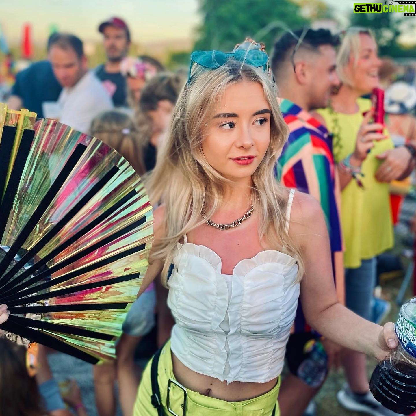 Kerry Ingram Instagram - looks like the chain’s staying on until further notice :)