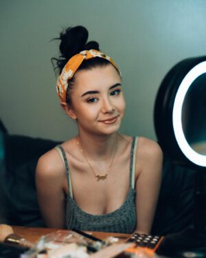 Kerry Ingram Instagram - #pr @missguided very kindly gifted me some products from their makeup line😍 here’s a pic of me in isolation with a full face using (almost) all @missguidedbeauty products and I’m ✨obsessed✨ There’s also a video with which products I tried over on my tik tok 💋 #missguided #missguidedbeauty 
Photo by: @domi.wolf