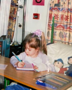 Kerry Ingram Instagram - Happy wishbone day! Today is the day we wear yellow to raise awareness for #OsteogenesisImperfecta, a genetic condition I was born with that causes bones to break easily along with many other side effects and challenges.

The third picture is of me at 6 weeks old. There wasn’t much information on OI at the time, which led to my mum being accused of abuse before someone familiar with the symptoms recognised it and had a diagnosis. Doctors at this point had no idea which type I had either and all they said was “it can be fatal, if not she probably won’t be able to walk”

well I’m still here and walking! (Maybe even skipping if I’m feeling boujee) - which is thanks to the miracle that is modern medicine (not yoga, like someone on Instagram suggested... or milk, like someone on twitter suggested) - yikes🤦🏼‍♀️ Sending love to all my OI fam 💛 
#wishboneday