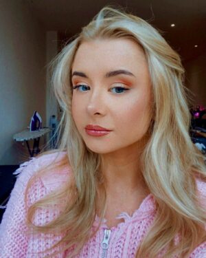 Kerry Ingram Instagram - She’s back💁🏼‍♀️