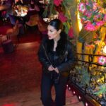 Kethelllen Avelino Instagram - Night em Paris 🇫🇷🖤🩶 #budhabar #paris