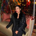 Kethelllen Avelino Instagram - Night em Paris 🇫🇷🖤🩶 #budhabar #paris