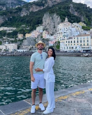 Kethelllen Avelino Instagram - Obrigada por tornar meu sonhos realidade. Te amo, meu noivo❤️✨

Lugar mágico🇮🇹✨
#amalficoast #italia