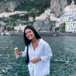 Kethelllen Avelino Instagram - Obrigada por tornar meu sonhos realidade. Te amo, meu noivo❤️✨ Lugar mágico🇮🇹✨ #amalficoast #italia
