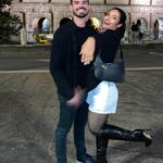 Kethelllen Avelino Instagram – Hoje Deus me presenteou com uma das coisas mais preciosa para uma mulher, que é o NOIVADO, o caminho para a construção do nosso bem mais valioso nessa Terra, a FAMÍLIA, o MATRIMÔNIO, o LAR. Nem de longe conseguiria explicar o tamanho da minha felicidade e gratidão, meu coração está transbordando de amor. Lembro dos dias orei para ter alguém especial, amoroso, cavalheiro, respeitador e atencioso, que tivesse as mesmas crenças e princípios que os meus, e Deus me surpreendeu com esse príncipe, um homem cheio de coragem, atitude, sempre tão amoroso e atencioso comigo. Desde o início eu sabia que seria você o AMOR da minha VIDA, com quem eu iria construir minha família, que seria meu companheiro e melhor amigo. Obrigada por me surpreender todos os dias❤️🥹!!!
Mil vezes SIMMM!!! 💍👰🏻🤵🏻♂️✨💎❤️
Te amo e sempre cuidarei, amarei e respeitarei nossa família!