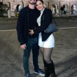 Kethelllen Avelino Instagram – Hoje Deus me presenteou com uma das coisas mais preciosa para uma mulher, que é o NOIVADO, o caminho para a construção do nosso bem mais valioso nessa Terra, a FAMÍLIA, o MATRIMÔNIO, o LAR. Nem de longe conseguiria explicar o tamanho da minha felicidade e gratidão, meu coração está transbordando de amor. Lembro dos dias orei para ter alguém especial, amoroso, cavalheiro, respeitador e atencioso, que tivesse as mesmas crenças e princípios que os meus, e Deus me surpreendeu com esse príncipe, um homem cheio de coragem, atitude, sempre tão amoroso e atencioso comigo. Desde o início eu sabia que seria você o AMOR da minha VIDA, com quem eu iria construir minha família, que seria meu companheiro e melhor amigo. Obrigada por me surpreender todos os dias❤️🥹!!!

Mil vezes SIMMM!!! 💍👰🏻🤵🏻‍♂️✨💎❤️
Te amo e sempre cuidarei, amarei e respeitarei nossa família!