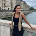Kethelllen Avelino Instagram - De mais um dia de turista nesse lugar mágico ✨🥹🇫🇷🌹