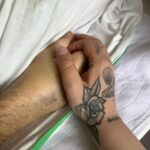 Khate Lessard Instagram – Mon p’ti papa d’amour🕊️✨
Les mots me manque pour exprimer comment je me sent présentement.Les derniers mois ont été tellement dur….et aujourd’hui tu est enfinnn libre et tu n’a plus de douleur.Ton énergie et tes sourires contagieux vont me manquer à tout jamais💔J’me rassure en me disant que c’est moi qui a eu la chance de t’avoir comme papa.Tu est assurément l’exemple de courage,d’endurance,de persévérance et de positivisme que je vais suivre pour le restant de mes jours.Tu m’a appris à être humaine,bonne avec les gens.Que le respect et la gentillesse gagne par dessus tout.Merci de m’avoir montrer qu’être fidèle à sa famille,ses amis,ses enfants…et sa femme pendant 36 ans!…Ben ça existe💕
Peu importe ce que me réserve l’avenir…tu est et restera à tout jamais MON papa🙌🏻MERCI pour les moments précieux qu’on à vécus dans les derniers jours…ce qu’on viens de vivre ensemble n’a pas de prix.Ta vulnérabilité et ta transparence m’a tellement fait de bien🫶🏻Je vais te parler tout les jours et assurément continuer toute nos p’tites traditions!! C’est PROMIS!! JE T’AIMEEEEEE❤️❤️❤️❤️ pis f*ck le cancer!
