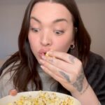 Khate Lessard Instagram – Sors ta doudou pis ton popcorn! 🍿
@telequebec met à ta disposition 3 nouvelles séries que tu dois absolument “binge watch”!
– Babylon Berlin (saison 1 et 2)
– Master Crimes (saison 1)
– Carmen Curlers (saison 1)
Elles sont toutes disponibles dès maintenant ! Clique sur mon lien en bio pour découvrir la plateforme de visionnement en ligne et l’application de Télé-Québec.
Bon visionnement🎬
#Partenaire_TeleQuebec #BabylonBerlin #pub