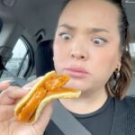 Khate Lessard Instagram – TASTE TEST🔥
C’est quoi tes combinaisons que je devrais goûter?👀
#mcdonalds #tastetest