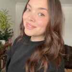 Khate Lessard Instagram – Un peu de vrais dans votre feed🫶🏻 4ieme traitement de laser aujourd’hui!! Mes traitements de laser avancent,j’ai maintenant mes cheveux naturels,je commence ma 3ieme semaine d’antidépresseur et je continue de garder ma forme.J’avais besoins de me détacher de certains artifices pour mieux me recentrer et avoir le plus possible le contrôle sur mon quotidien et la maladie qui est entrer dans ma famille.Quand les temps sont pas faciles…il faut choisir ses priorités et demander de l’aide💕