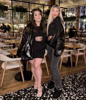 Khate Lessard Instagram - Girls night out🥂 
#trans #besties👭
