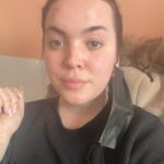 Khate Lessard Instagram – Un peu de vrais dans votre feed🫶🏻 4ieme traitement de laser aujourd’hui!! Mes traitements de laser avancent,j’ai maintenant mes cheveux naturels,je commence ma 3ieme semaine d’antidépresseur et je continue de garder ma forme.J’avais besoins de me détacher de certains artifices pour mieux me recentrer et avoir le plus possible le contrôle sur mon quotidien et la maladie qui est entrer dans ma famille.Quand les temps sont pas faciles…il faut choisir ses priorités et demander de l’aide💕