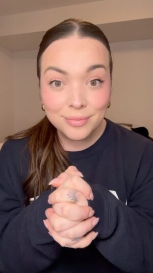 Khate Lessard Instagram - Je me vide le coeur sur le genre de commentaire que je reçois dernièrement et j’vous fait une petite confidence ❤️À la fin ,ce qui compte c’est d’être bien✌🏻