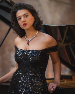 Khatia Buniatishvili Instagram - Soon in Bern - February 22 ❤️

#bern #switzerland #schweiz #concert #recital #cartier #music #art #piano #khatiabuniatishvili