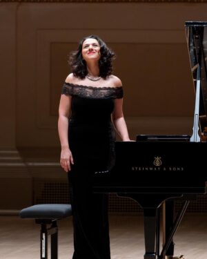 Khatia Buniatishvili Instagram - Carnegie Hall - October 19 2023 

New York - city of « dreams come true », or simply city of dreams..
I deeply, truly, outstandingly love you, New York ♥️ Thank you for letting me in your heart.

Photos n. 1,6,7,8,9,10 @jennifertaylorphotography 

#carnegiehall #newyorkcity #soldoutconcert #recital #sternauditorium #perelmanstage #labyrinth #cartier #art #music #piano #concert #love #life #khatiabuniatishvili