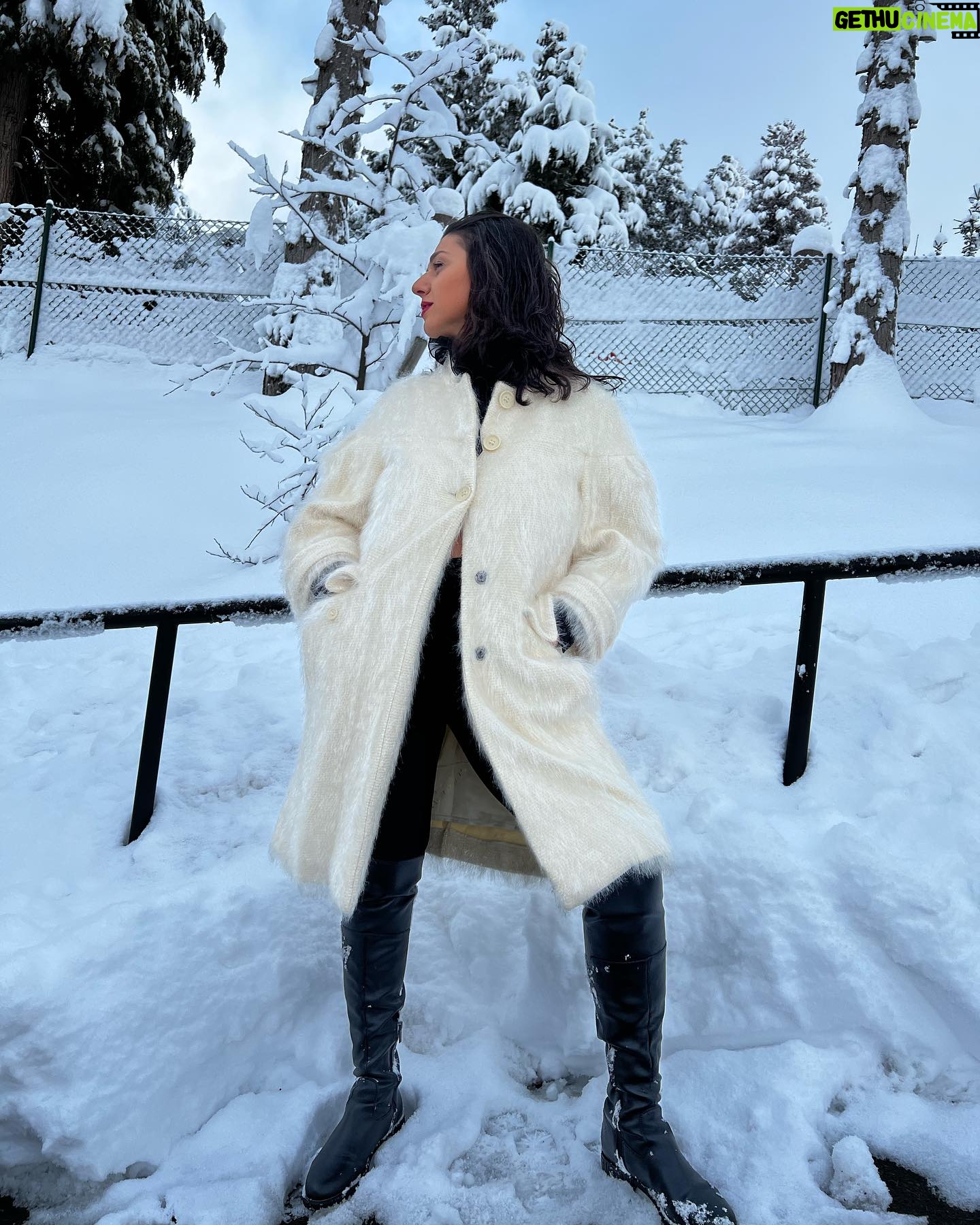 Khatia Buniatishvili Instagram - See you on pre-Christmas tour โ๏ธ๐ค December 5 - ๐๐๐ซ๐ฅ๐ข๐ง - Philharmonie December 12 - ๐๐๐ฆ๐๐ฎ๐ซ๐ - Laeiszhalle December 14 - ๐๐๐ง๐จ๐ฏ๐๐ซ - Groรer Sendesaal im NDR December 16 - ๐u๐ฌ๐ฌ๐๐ฅ๐๐จ๐ซ๐ - Tohhalle December 18 - ๐๐ฎ๐ง๐ข๐๐ก - Isarphilharmonie #lasttour #concerttour #prechristmas #germany #berlin #philharmonie #hamburg #laeiszhalle #hannover #ndr #dusseldorf #tonhalle #munich #isarphilharmonie #snow #nature #concert #music #art #piano #love #life #khatiabuniatishvili